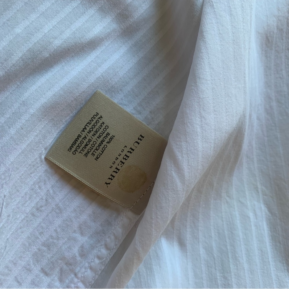 Men’s Burberry short sleeve button up - Picture 9 of 9
